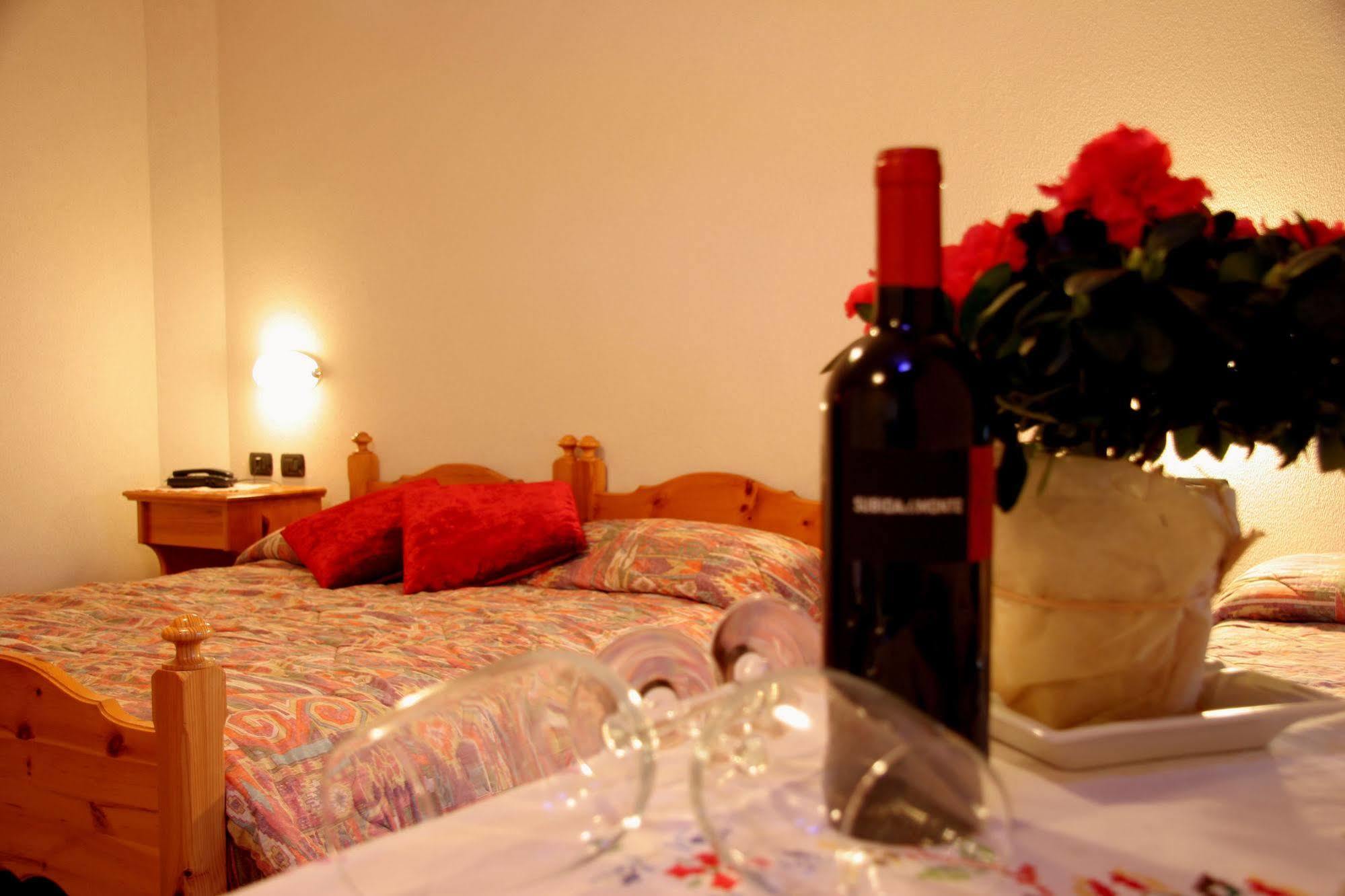 Hotel La Colombina Livigno Kültér fotó